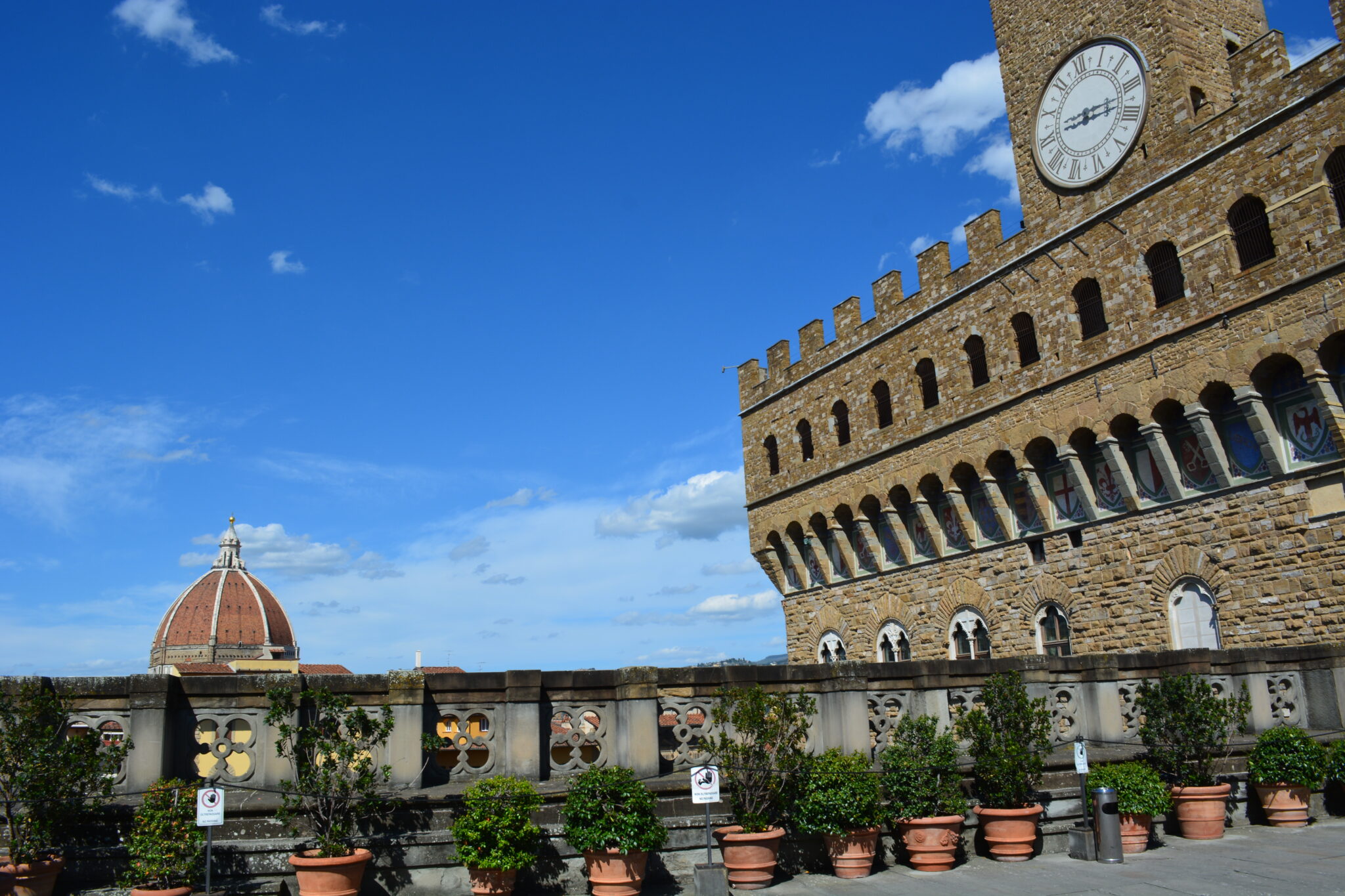 vista do terraço da Galeria Uffizi vista do terraço da Galeria Uffizi